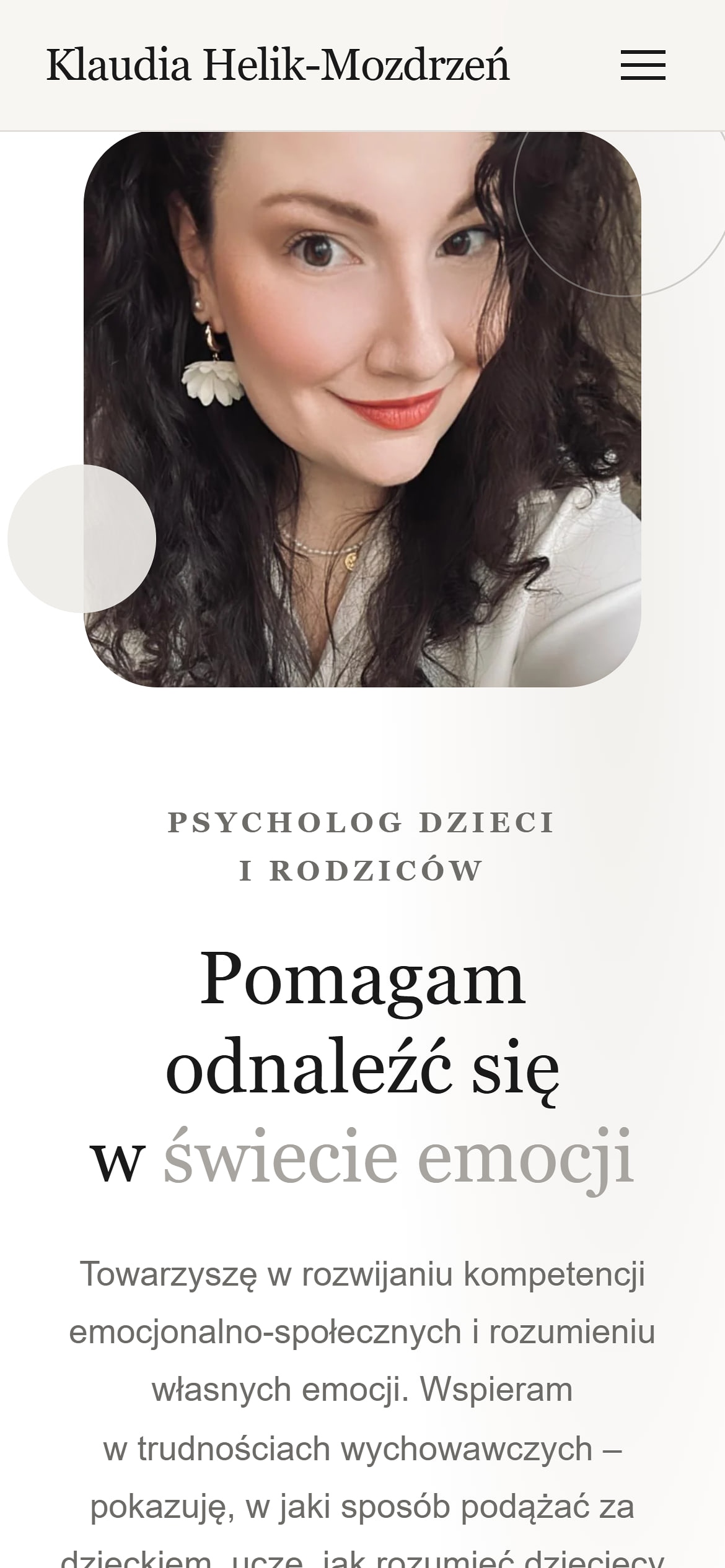 Website for a psychologist on a phone – the psychologist’s photo and the hero heading